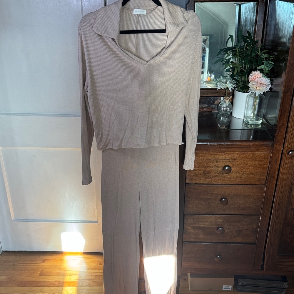🤎 Kali Fashions Ribbed Knit Lounge Set — Estimated Size S/M - Picture 1 of 6